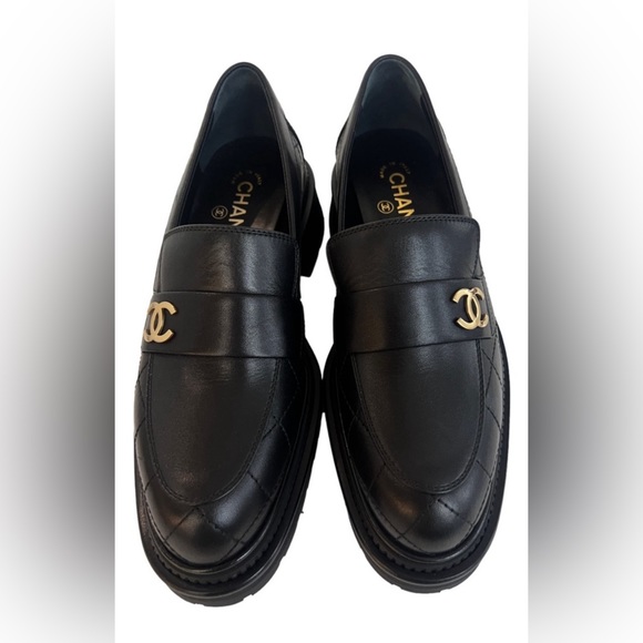 CHANEL  Interlocking CC Logo Loafers - Picture 10 of 12